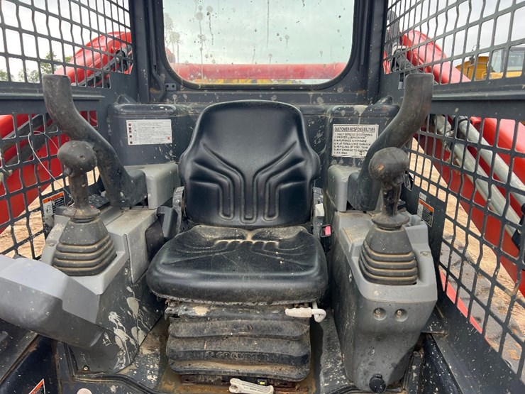 2019-kubota-svl65-2-image-24