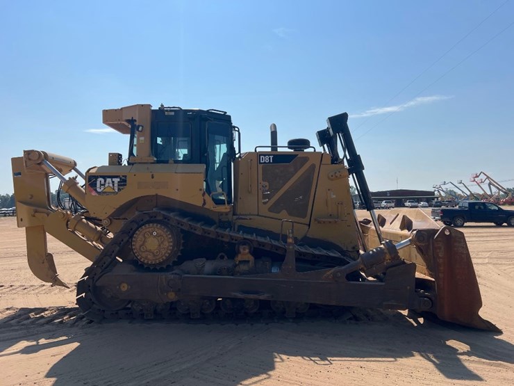 2018-caterpillar-d8t-image-4