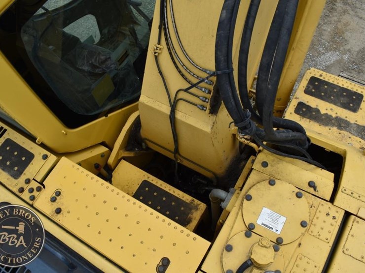 2012-komatsu-pc228us-lc-8-image-58