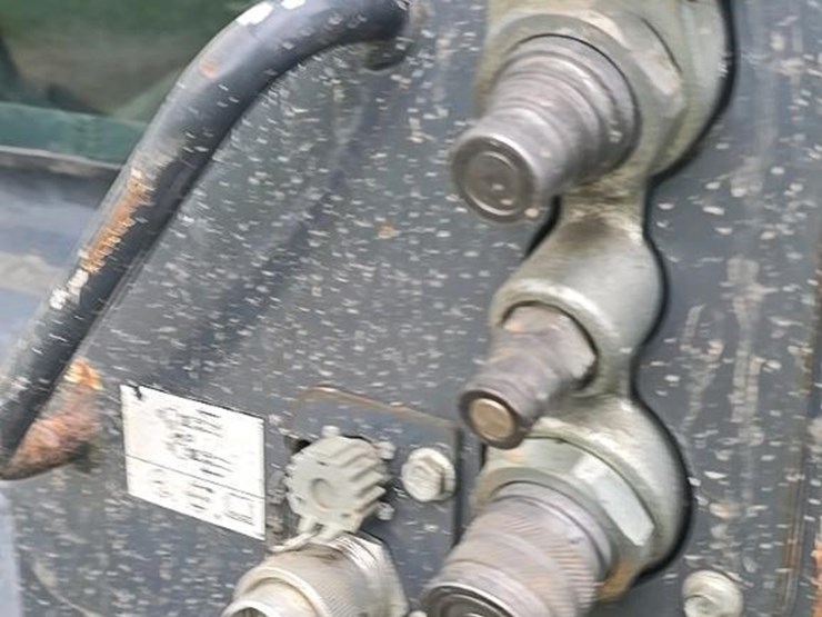 2018-deere-333g-image-27
