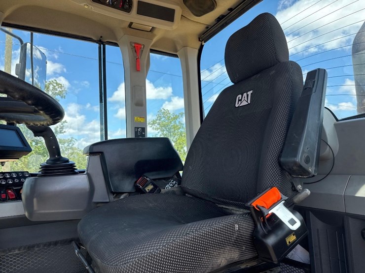 2019-caterpillar-930m-image-22