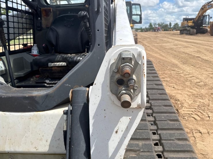 2019-bobcat-t770-image-18