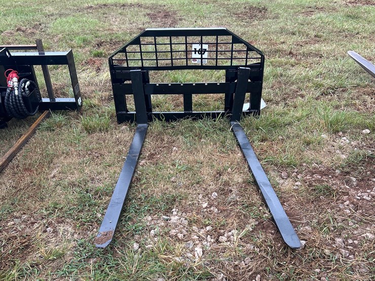 #167-•-skid-steer-forks-image-1