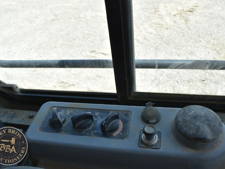 2014-komatsu-d51exi-22-image-68