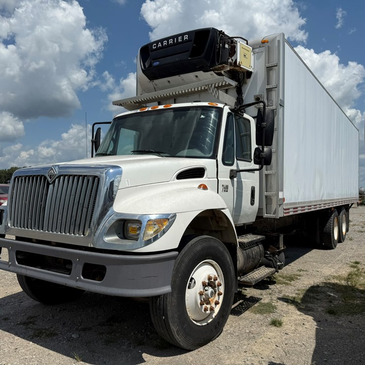 2007 INTERNATIONAL 7400