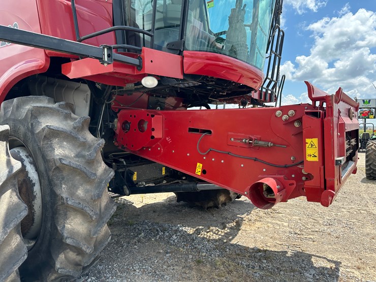 2012-case-ih-7230-image-36