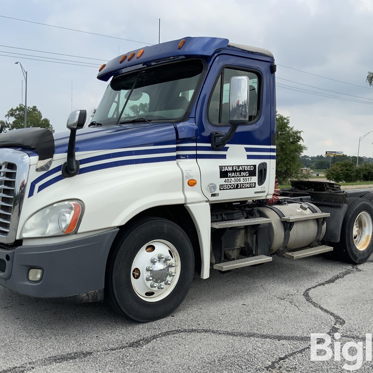 2012 FREIGHTLINER CASCADIA 125