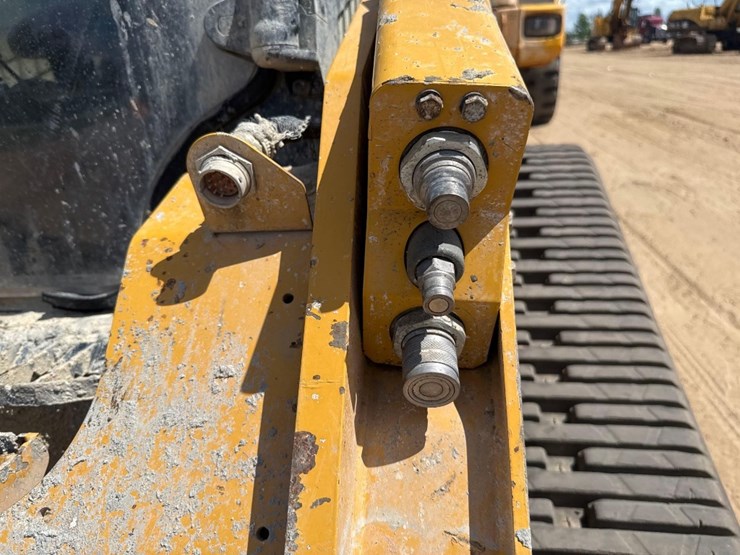 2020-caterpillar-289d3-image-21
