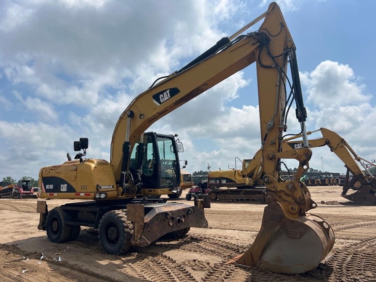 2011-caterpillar-m318d-image-6