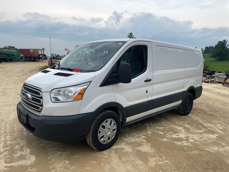 2015-ford-transit-image-1