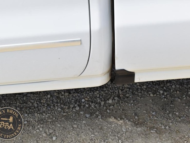2017-chevrolet-silverado-1500-image-22