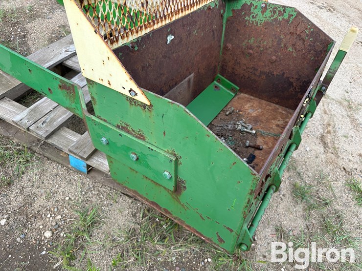 john-deere-large-frame-tractor-rock-box-image-15