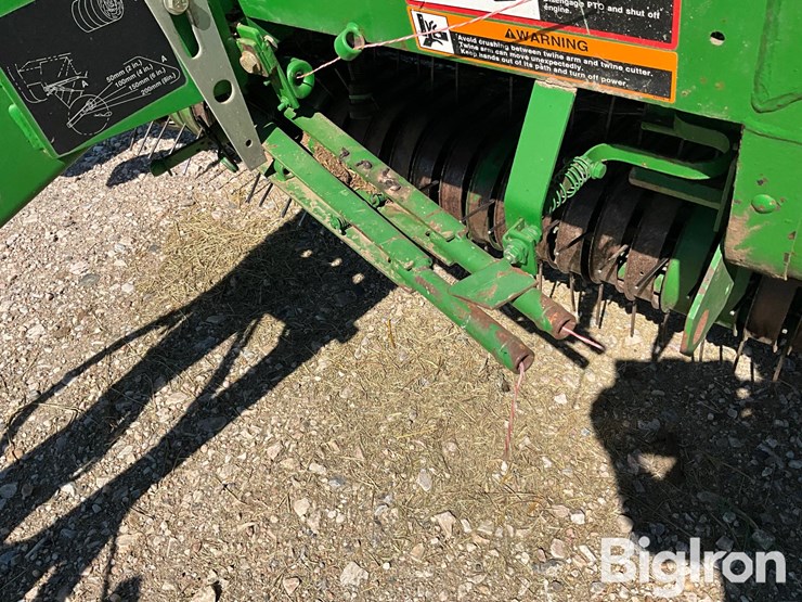 2001-john-deere-567-image-11