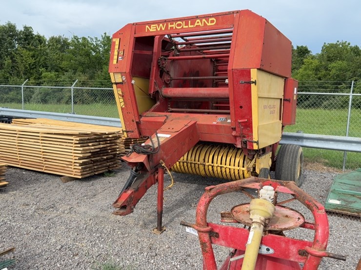 new-holland-853-image-2