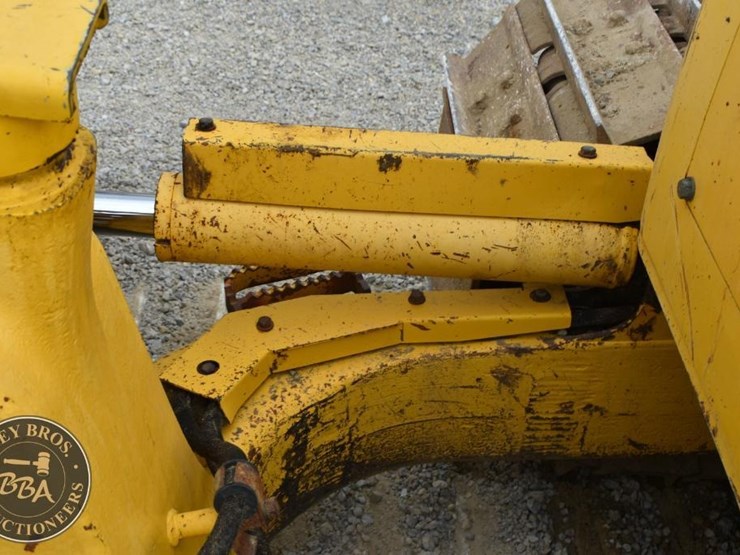 2015-komatsu-d61exi-23-image-13