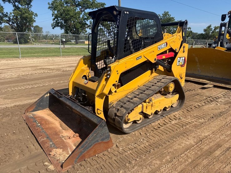 2021-caterpillar-259d3-image-2