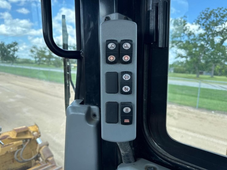 2018-caterpillar-d6t-lgp-image-33