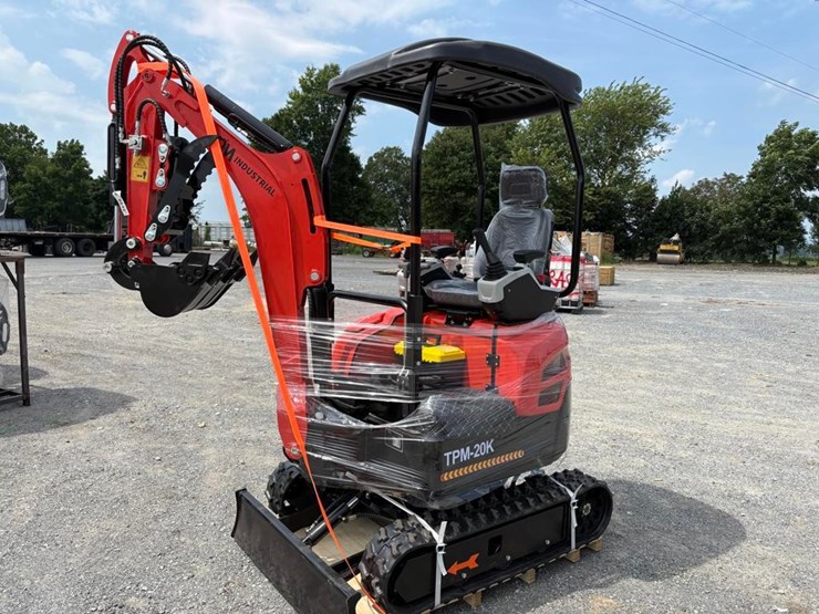 tpm-20k-mini-excavator-image-2