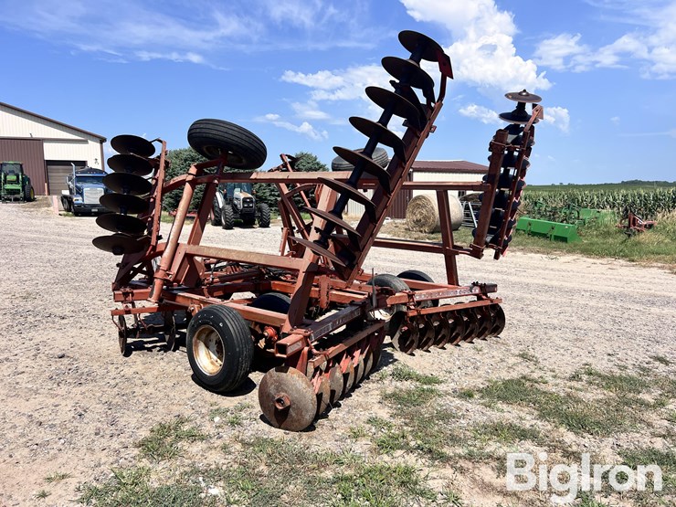 massey-ferguson-820-image-7