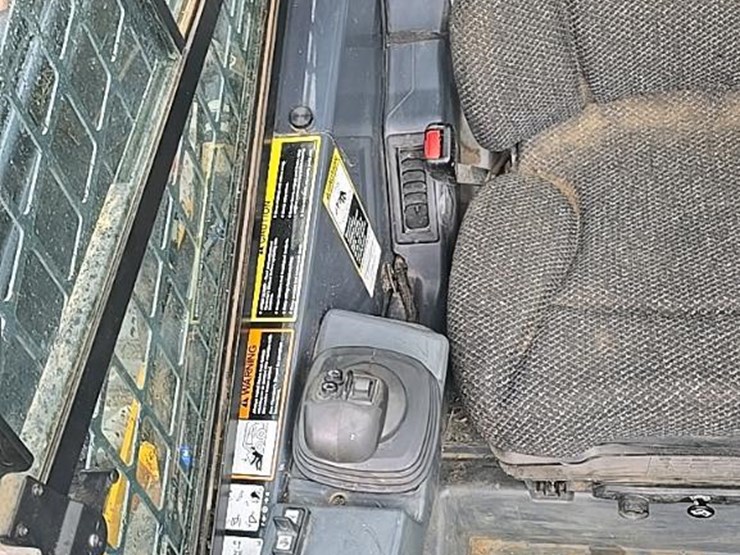 2018-deere-333g-image-54