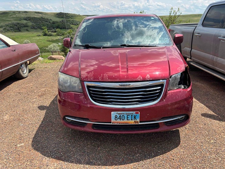 2014-chrysler-van-image-2