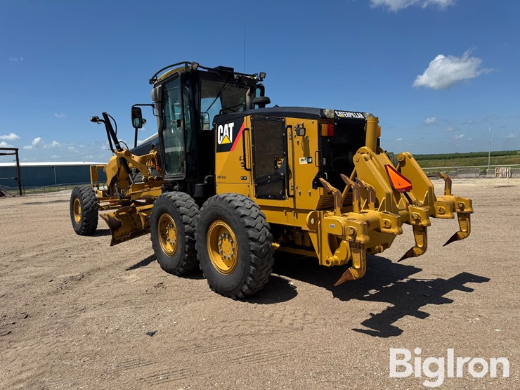 2010-caterpillar-12m-image-7