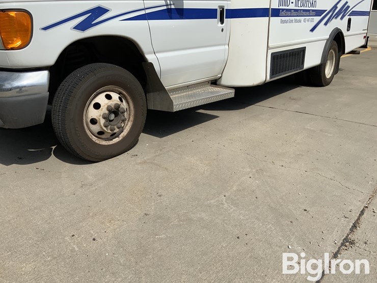 2006-ford-e450-image-17