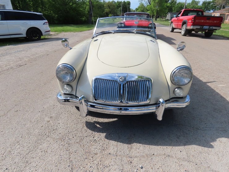 1959-mg-mga-roadster-image-2