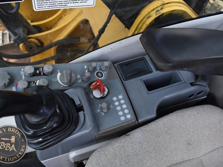 2018-deere-210g-lc-image-64