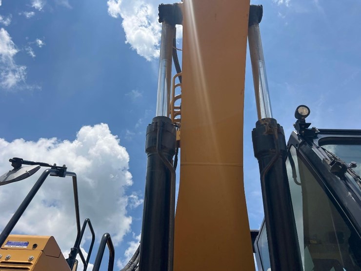 2016-caterpillar-335fl-image-14