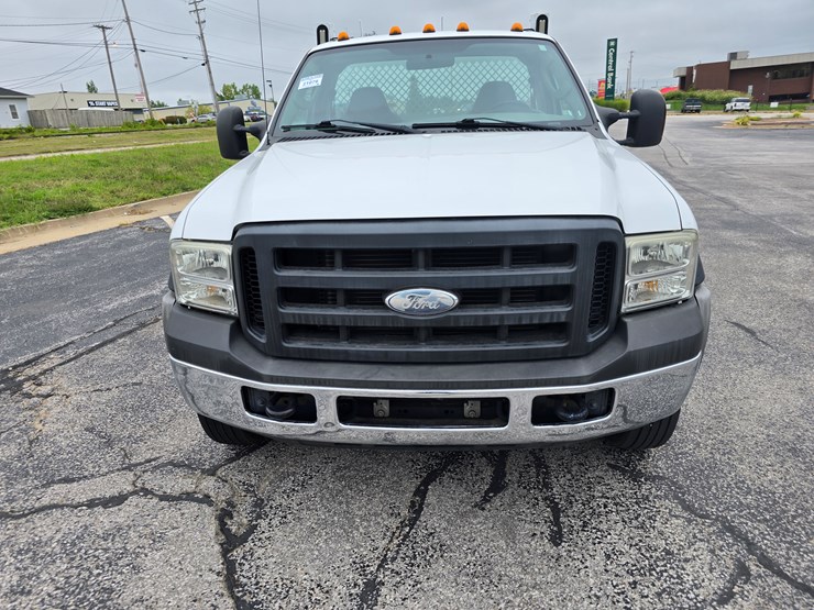 2007-ford-f550-image-45