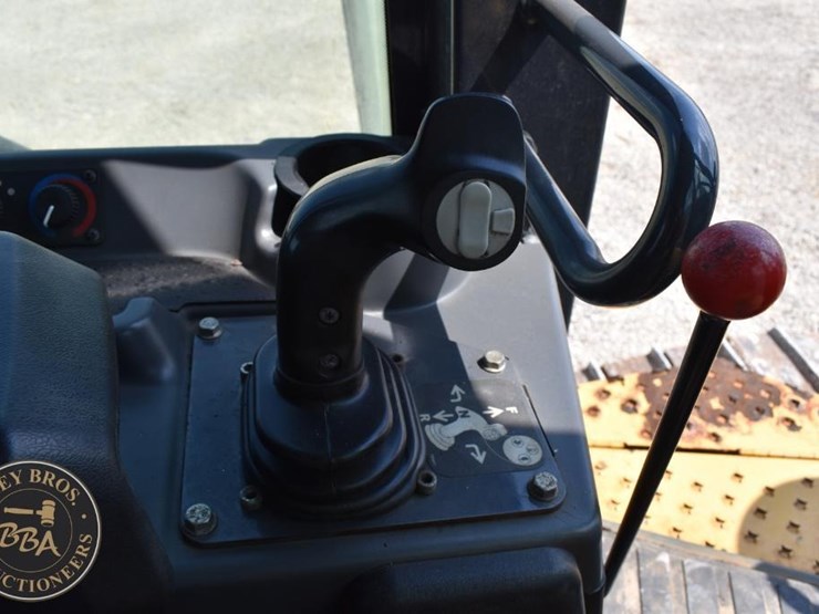 2019-deere-750k-lgp-image-76