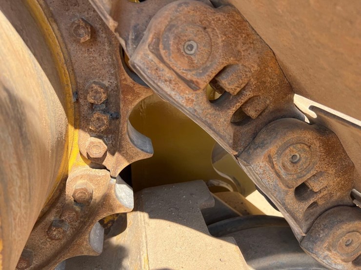 2018-caterpillar-d8t-image-9