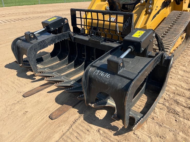 2023-caterpillar-279d3-image-19
