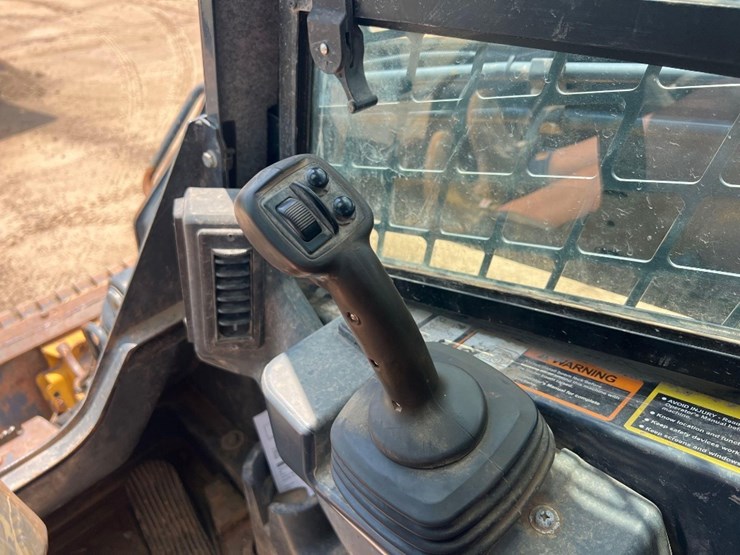 2018-deere-333g-image-27