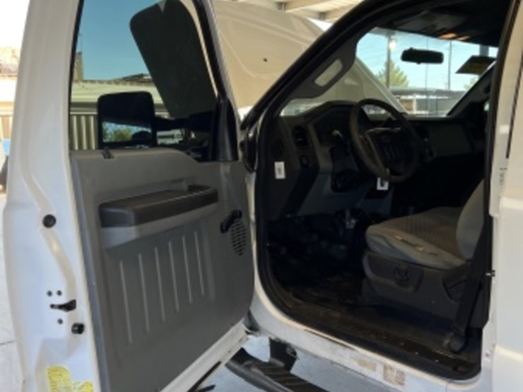 2013-ford-f450-image-26