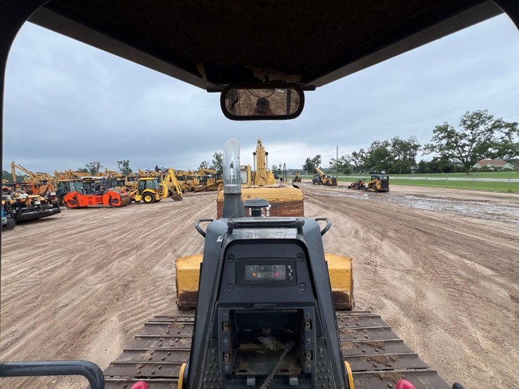2016-deere-700k-lgp-image-41
