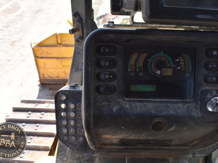 2014-komatsu-d51exi-22-image-73