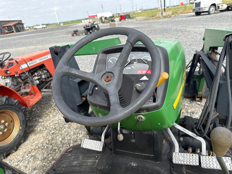 john-deere-4200-image-22