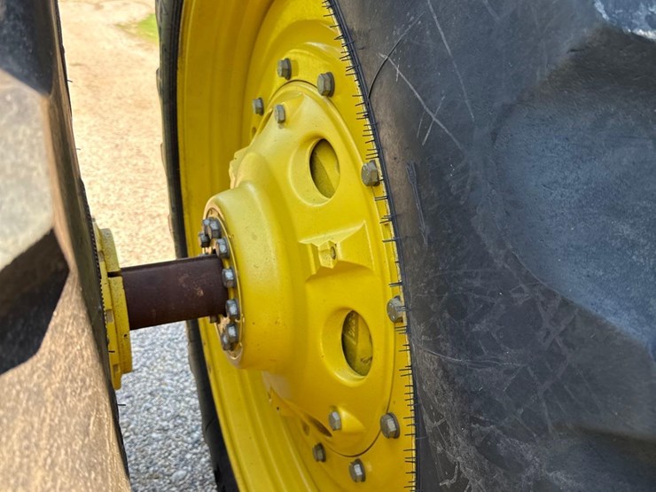 2013-john-deere-8260r-image-9