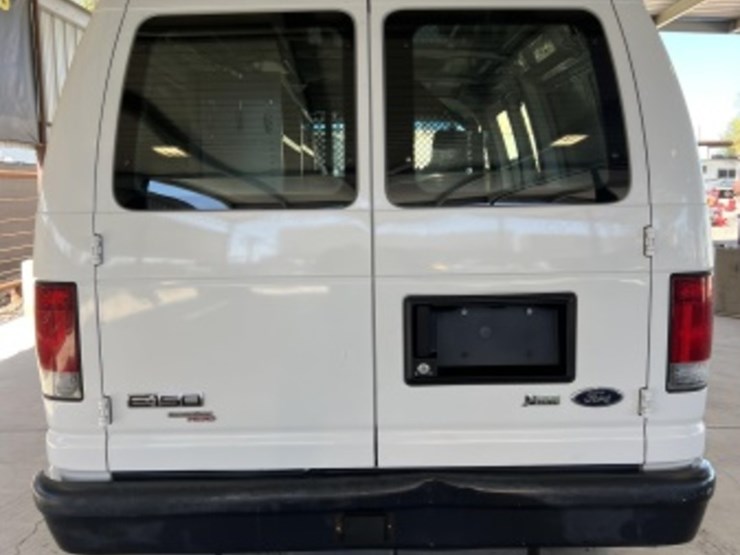 2012-ford-cargo-image-6