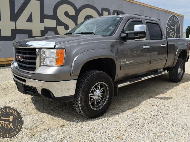2007-gmc-sierra-2500-image-9