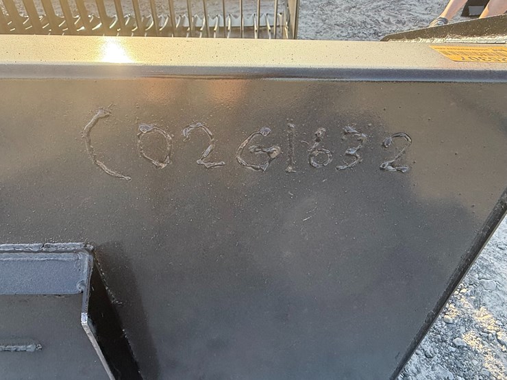 #2084-•-kc-84"-skid-steer-snow/litter-bucket-inv#:-25307-image-7