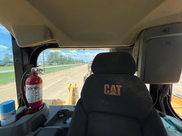 2019-caterpillar-d6-lgp-image-44