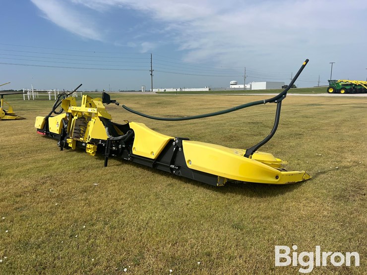 2021-john-deere-772-image-5