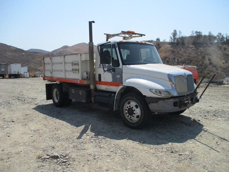 2006-international-durastar-4300-image-2
