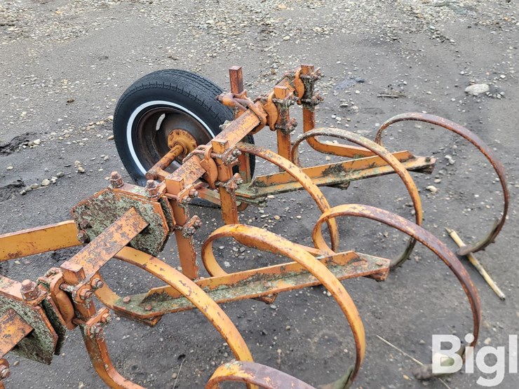 massey-ferguson-12-image-9