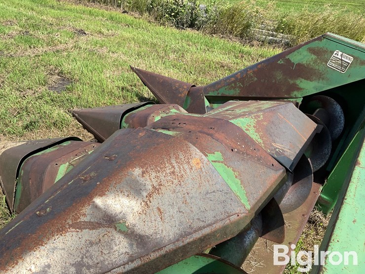 john-deere-444-image-10