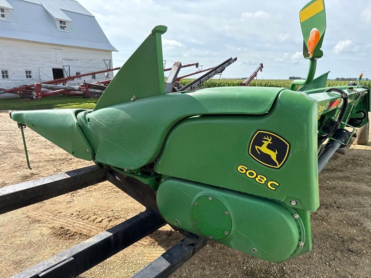 2012-john-deere-608c-image-5
