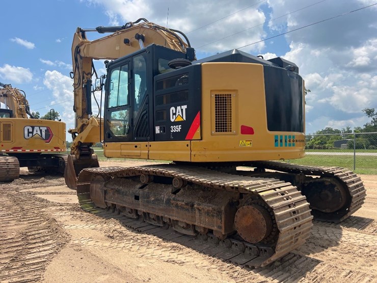 2016-caterpillar-335fl-image-2